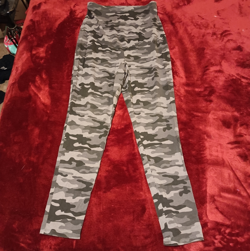 Time and Tru Women's Maternity Camouflage Leggings